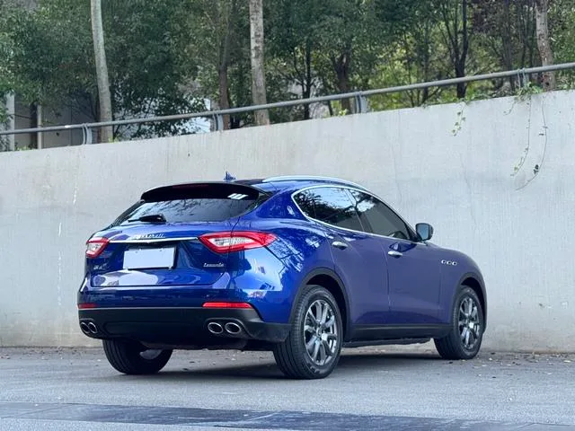 Maserati Levante 2019 3.0T 350Hp Versión estándar País V exterior foto 7 Maserati Levante 2019 3.0T 350Hp Versión estándar País V exterior foto 7
