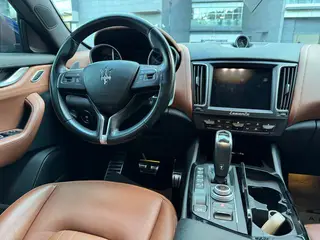 Maserati Levante 2019 3.0T 350Hp Versión estándar País V exterior foto 10 Maserati Levante 2019 3.0T 350Hp Versión estándar País V exterior foto 10