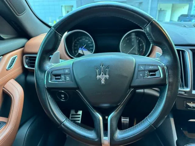 Maserati Levante 2019 3.0T 350Hp Versión estándar País V interior foto 13 Maserati Levante 2019 3.0T 350Hp Versión estándar País V interior foto 13