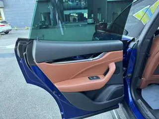 Maserati Levante 2019 3.0T 350Hp Versión estándar País V interior foto 14 Maserati Levante 2019 3.0T 350Hp Versión estándar País V interior foto 14
