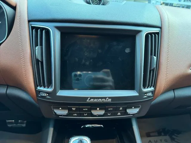 Maserati Levante 2019 3.0T 350Hp Versión estándar País V interior foto 15 Maserati Levante 2019 3.0T 350Hp Versión estándar País V interior foto 15