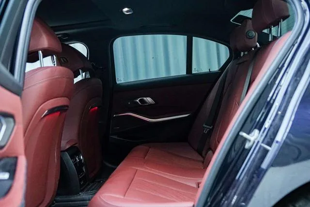 BMW 3 Series 2023 330i M Sports Night Suit interior photo 7 BMW 3 Series 2023 330i M Sports Night Suit interior photo 7
