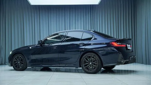 BMW 3 Series 2023 330i M Sports Night Suit interior photo 8 BMW 3 Series 2023 330i M Sports Night Suit interior photo 8