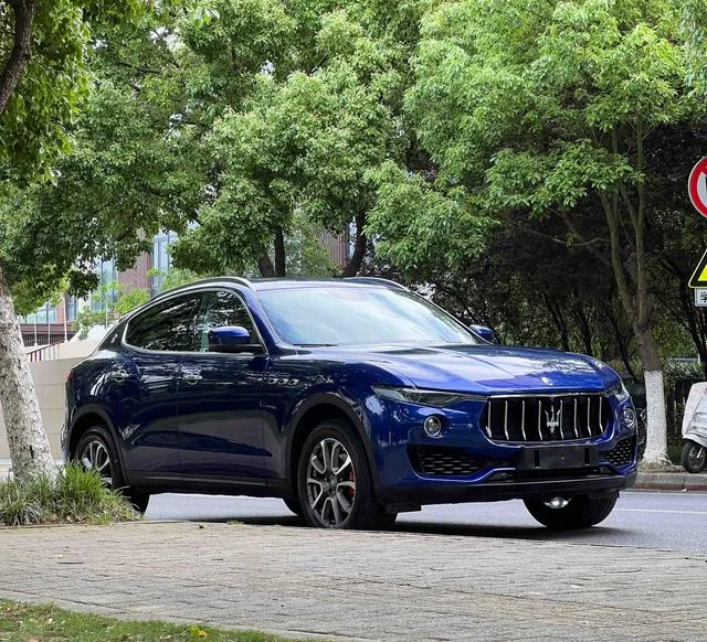 Maserati Levante 2018 3.0T Classic Edition exterior photo 2 Maserati Levante 2018 3.0T Classic Edition exterior photo 2