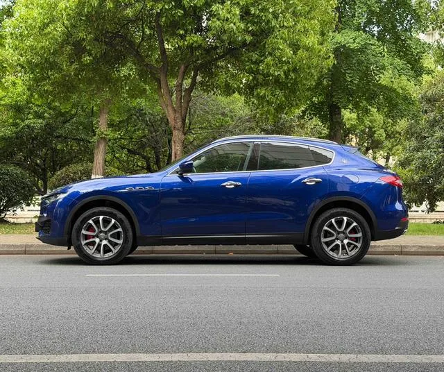 Maserati Levante 2018 3.0T Classic Edition exterior photo 4 Maserati Levante 2018 3.0T Classic Edition exterior photo 4