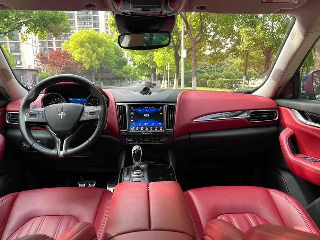 Maserati Levante 2018 3.0T Classic Edition exterior photo 5 Maserati Levante 2018 3.0T Classic Edition exterior photo 5
