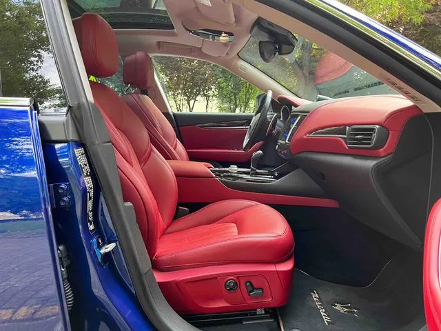 Maserati Levante 2018 3.0T Classic Edition exterior photo 9 Maserati Levante 2018 3.0T Classic Edition exterior photo 9