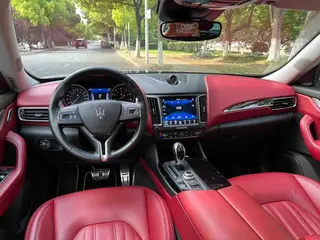 Maserati Levante 2018 3.0T Classic Edition interior photo 19 Maserati Levante 2018 3.0T Classic Edition interior photo 19