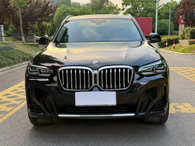 BMW X3 2022 Restyling xDrive25i M Sports suit exterior photo 2 BMW X3 2022 Restyling xDrive25i M Sports suit exterior photo 2