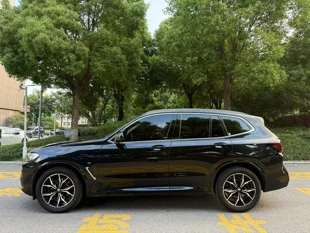BMW X3 2022 Restyling xDrive25i M Sports suit exterior photo 3 BMW X3 2022 Restyling xDrive25i M Sports suit exterior photo 3