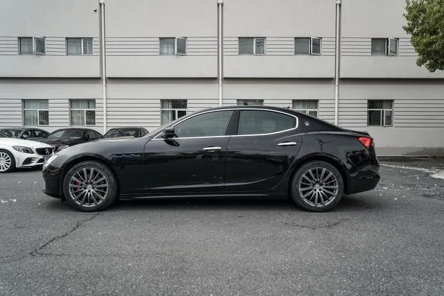 Maserati Ghibli 2021 2.0T Versión aguda exterior foto 5 Maserati Ghibli 2021 2.0T Versión aguda exterior foto 5
