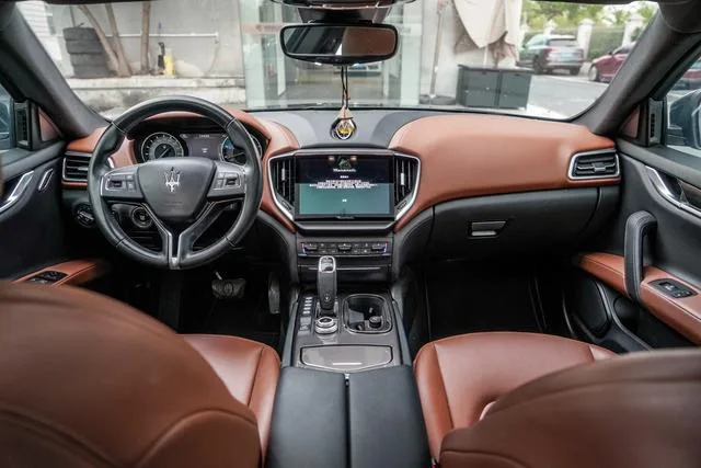 Maserati Ghibli 2021 2.0T Versión aguda interior foto 15 Maserati Ghibli 2021 2.0T Versión aguda interior foto 15