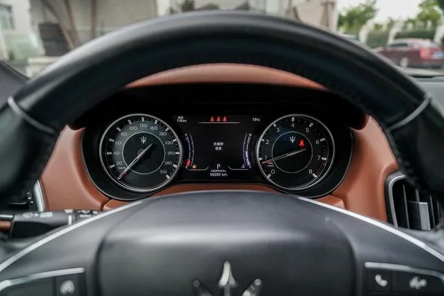 Maserati Ghibli 2021 2.0T Versión aguda interior foto 18 Maserati Ghibli 2021 2.0T Versión aguda interior foto 18