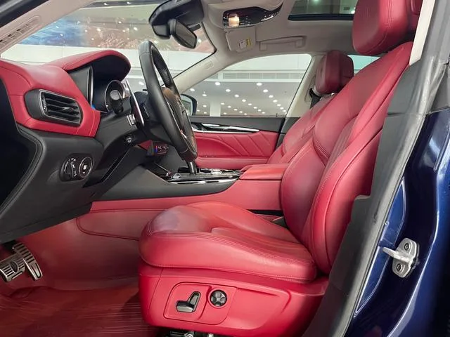 Maserati Levante 2019 3.0T 350Hp Version standard Pays V extérieur photo 7 Maserati Levante 2019 3.0T 350Hp Version standard Pays V extérieur photo 7