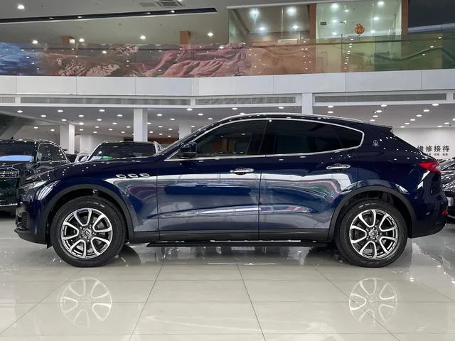 Maserati Levante 2019 3.0T 350Hp Version standard Pays V intérieur photo 12 Maserati Levante 2019 3.0T 350Hp Version standard Pays V intérieur photo 12
