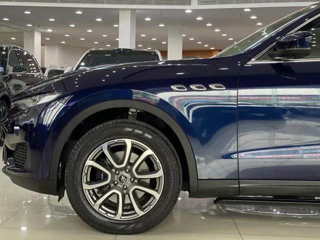 Maserati Levante 2019 3.0T 350Hp Version standard Pays V intérieur photo 13 Maserati Levante 2019 3.0T 350Hp Version standard Pays V intérieur photo 13
