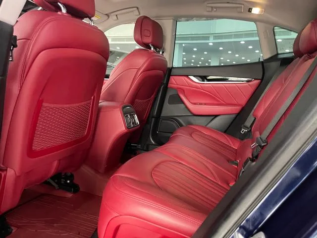 Maserati Levante 2019 3.0T 350Hp Version standard Pays V intérieur photo 14 Maserati Levante 2019 3.0T 350Hp Version standard Pays V intérieur photo 14