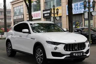 Maserati Levante 2018 3.0T 350Hp Standard Edition exterior photo 3 Maserati Levante 2018 3.0T 350Hp Standard Edition exterior photo 3