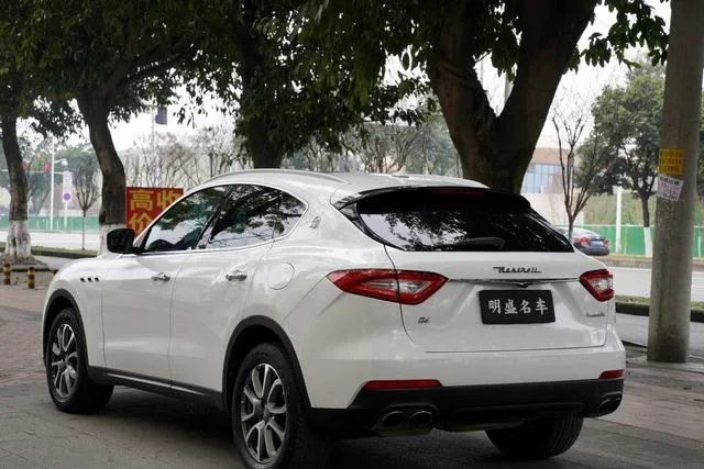 Maserati Levante 2018 3.0T 350Hp Standard Edition interior photo 19 Maserati Levante 2018 3.0T 350Hp Standard Edition interior photo 19