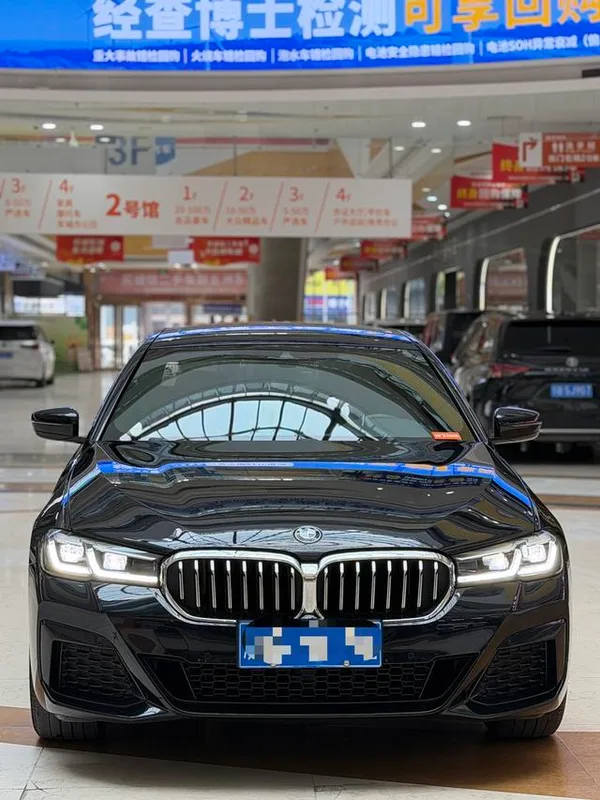 BMW 5 Series 2022 Segundo cambio 525Li M Conjunto deportivo exterior foto 2 BMW 5 Series 2022 Segundo cambio 525Li M Conjunto deportivo exterior foto 2
