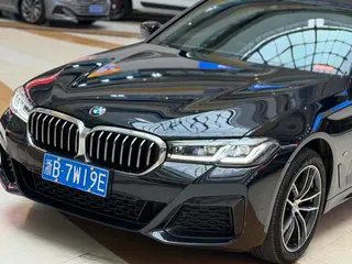 BMW 5 Series 2022 Segundo cambio 525Li M Conjunto deportivo exterior foto 6 BMW 5 Series 2022 Segundo cambio 525Li M Conjunto deportivo exterior foto 6