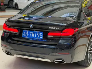 BMW 5 Series 2022 Segundo cambio 525Li M Conjunto deportivo exterior foto 7 BMW 5 Series 2022 Segundo cambio 525Li M Conjunto deportivo exterior foto 7