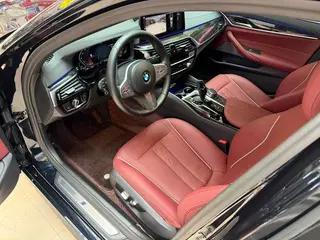 BMW 5 Series 2022 Segundo cambio 525Li M Conjunto deportivo interior foto 11 BMW 5 Series 2022 Segundo cambio 525Li M Conjunto deportivo interior foto 11