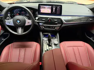 BMW 5 Series 2022 Segundo cambio 525Li M Conjunto deportivo interior foto 14 BMW 5 Series 2022 Segundo cambio 525Li M Conjunto deportivo interior foto 14