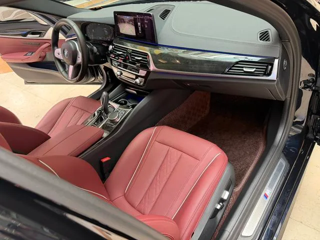 BMW 5 Series 2022 Segundo cambio 525Li M Conjunto deportivo interior foto 19 BMW 5 Series 2022 Segundo cambio 525Li M Conjunto deportivo interior foto 19