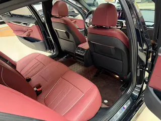 BMW 5 Series 2022 Segundo cambio 525Li M Conjunto deportivo interior foto 20 BMW 5 Series 2022 Segundo cambio 525Li M Conjunto deportivo interior foto 20