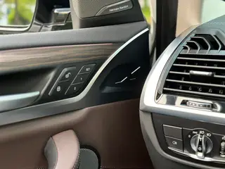 BMW X3 2021 Restyling xDrive28i M Sports suit interior photo 15 BMW X3 2021 Restyling xDrive28i M Sports suit interior photo 15