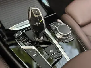 BMW X3 2021 Restyling xDrive28i M Sports suit interior photo 17 BMW X3 2021 Restyling xDrive28i M Sports suit interior photo 17