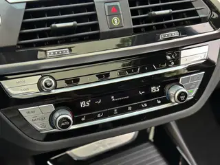 BMW X3 2021 Restyling xDrive28i M Sports suit interior photo 18 BMW X3 2021 Restyling xDrive28i M Sports suit interior photo 18