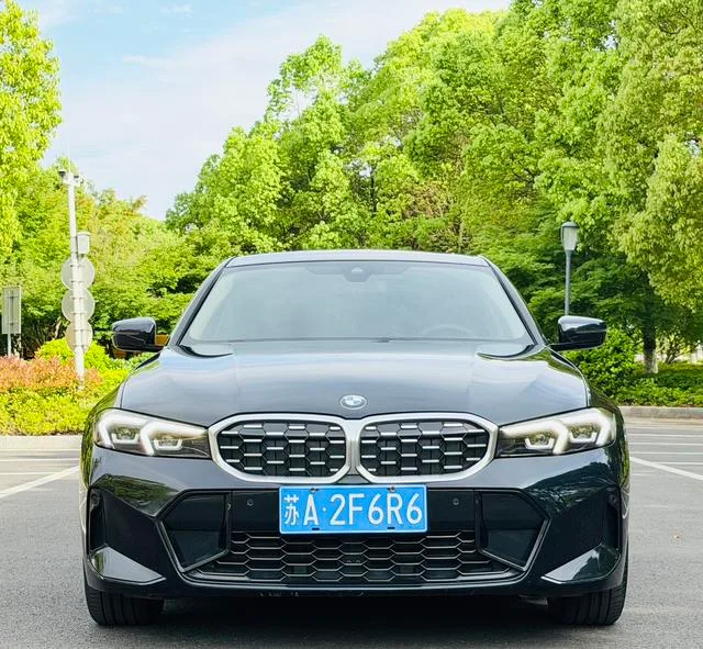 BMW 3 Series 2023 325Li M Sports suit exterior photo 2 BMW 3 Series 2023 325Li M Sports suit exterior photo 2
