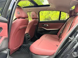 BMW 3 Series 2023 325Li M Sports suit interior photo 8 BMW 3 Series 2023 325Li M Sports suit interior photo 8