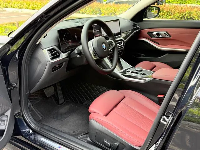 BMW 3 Series 2023 325Li M Sports suit interior photo 9 BMW 3 Series 2023 325Li M Sports suit interior photo 9