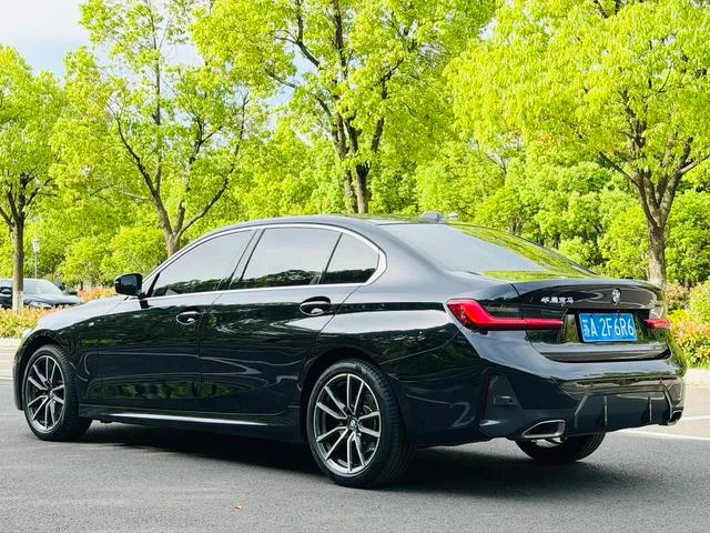 BMW 3 Series 2023 325Li M Sports suit interior photo 12 BMW 3 Series 2023 325Li M Sports suit interior photo 12