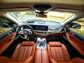 BMW X7 2023 xDrive M60i interior foto 12 BMW X7 2023 xDrive M60i interior foto 12