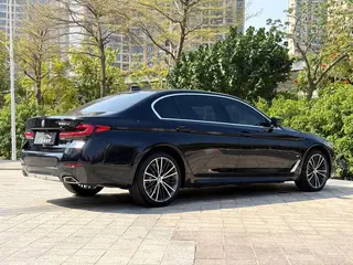 BMW 5 Series 2023 530Li Leading Type Luxury Set interior photo 6 BMW 5 Series 2023 530Li Leading Type Luxury Set interior photo 6
