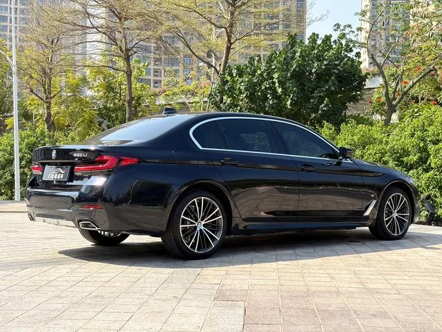 BMW 5 Series 2023 530Li Leading Type Luxury Set interior photo 6 BMW 5 Series 2023 530Li Leading Type Luxury Set interior photo 6