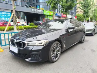 BMW 5 Series 2022 530Li Leader M Ensemble de sport