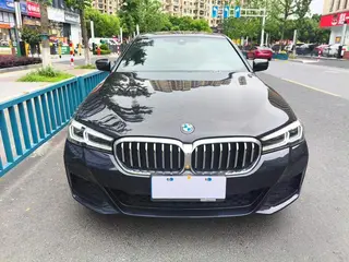 BMW 5 Series 2022 530Li Líder M Conjunto deportivo exterior foto 2 BMW 5 Series 2022 530Li Líder M Conjunto deportivo exterior foto 2