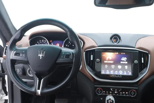 Maserati Ghibli 2014 3.0T Standard Edition interior photo 11 Maserati Ghibli 2014 3.0T Standard Edition interior photo 11