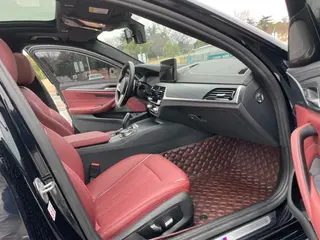 BMW 5 Series 2021 Reforma 530Li Líder M Conjunto deportivo interior foto 11 BMW 5 Series 2021 Reforma 530Li Líder M Conjunto deportivo interior foto 11