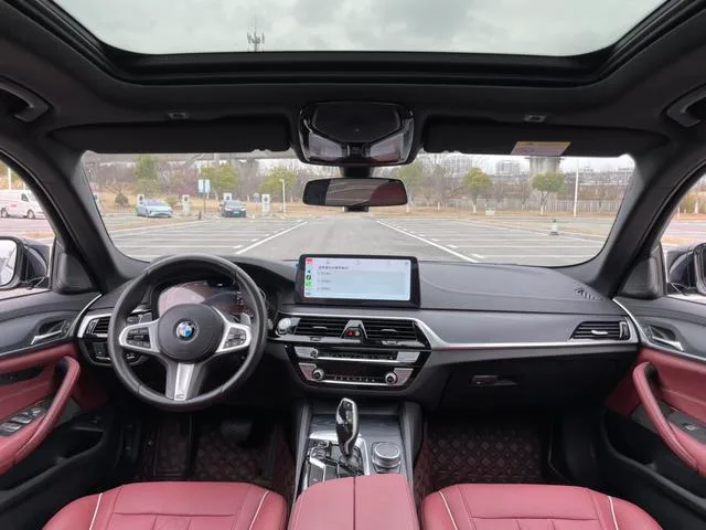 BMW 5 Series 2021 Reforma 530Li Líder M Conjunto deportivo interior foto 13 BMW 5 Series 2021 Reforma 530Li Líder M Conjunto deportivo interior foto 13