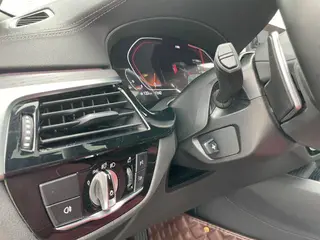 BMW 5 Series 2021 Reforma 530Li Líder M Conjunto deportivo interior foto 14 BMW 5 Series 2021 Reforma 530Li Líder M Conjunto deportivo interior foto 14