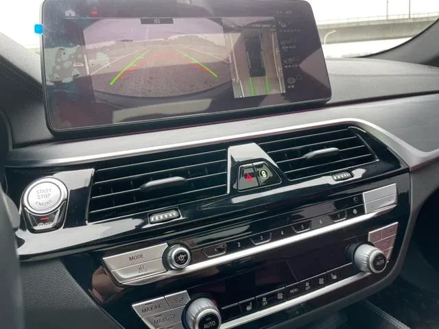 BMW 5 Series 2021 Reforma 530Li Líder M Conjunto deportivo interior foto 15 BMW 5 Series 2021 Reforma 530Li Líder M Conjunto deportivo interior foto 15