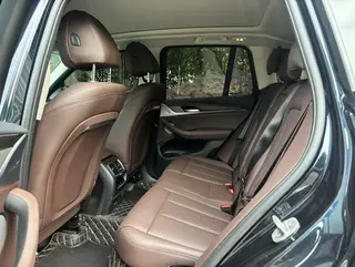 BMW X3 2022 xDrive30i Premium Class M Obsidian Night Suit interior photo 8 BMW X3 2022 xDrive30i Premium Class M Obsidian Night Suit interior photo 8