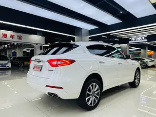 Maserati Levante 2016 3.0T Levante exterior foto 4 Maserati Levante 2016 3.0T Levante exterior foto 4