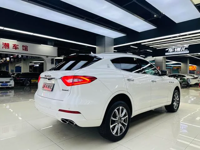 Maserati Levante 2016 3.0T Levante exterior foto 4 Maserati Levante 2016 3.0T Levante exterior foto 4